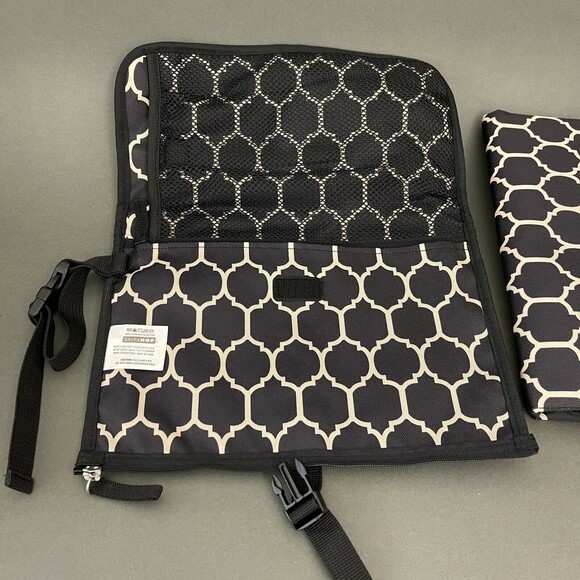 Skip Hop Diaper Changing Mat Clutch Travel Portable Black Beige NWOT - Picture 5 of 11